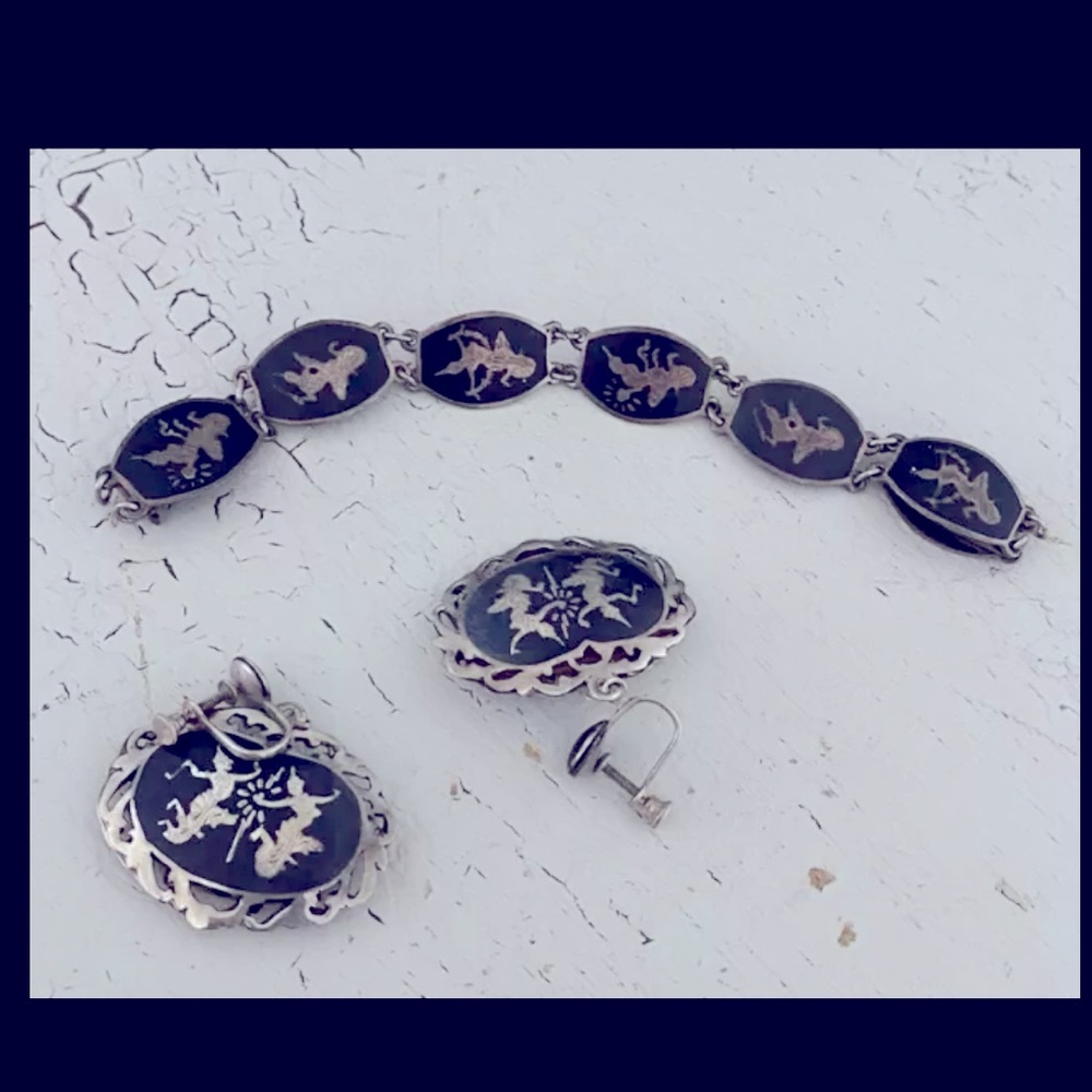 Antique Silver Siam set of Earring and Bracelet